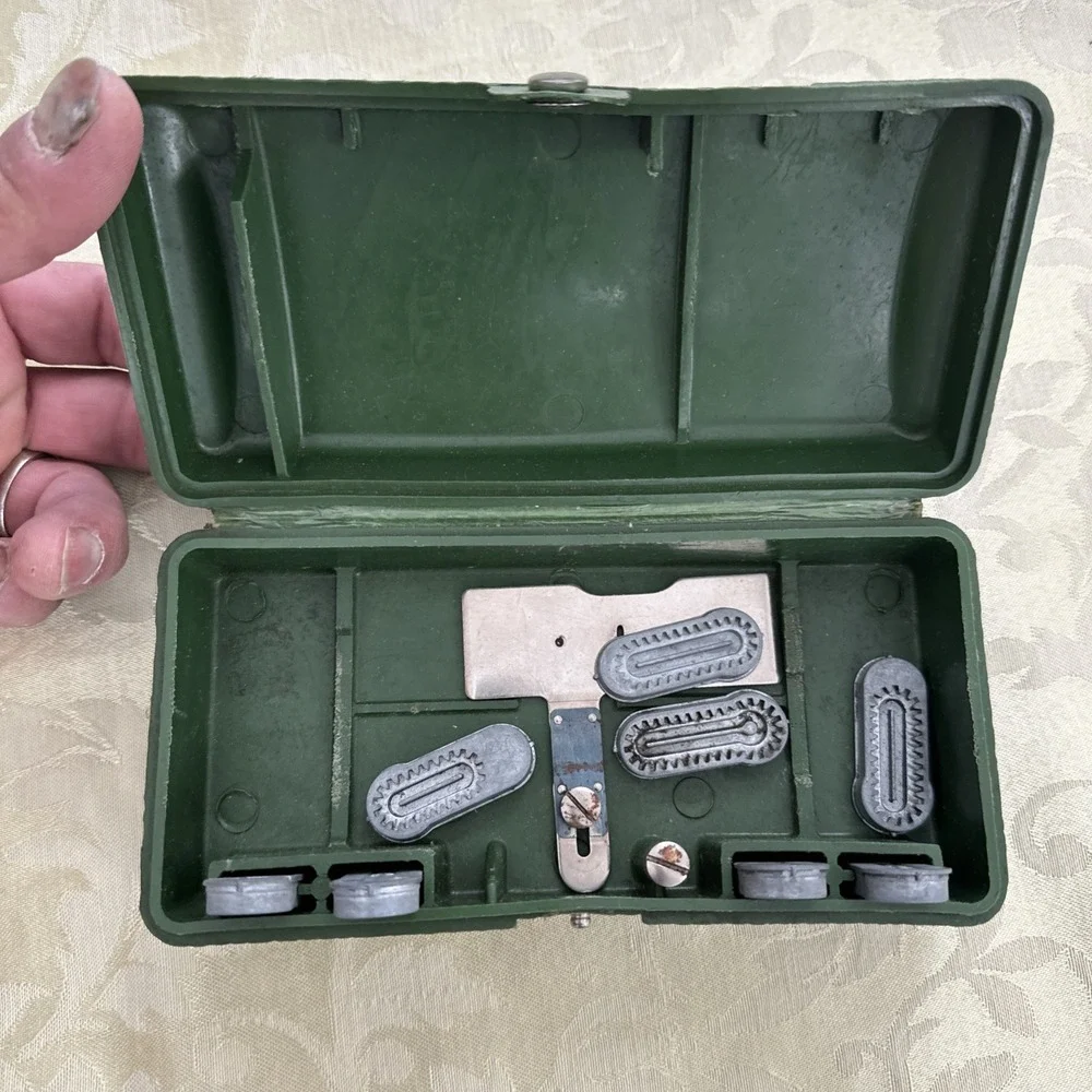 Vintage Singer Buttonholer 160506 Sewing Machine Attachment in Plastic Case